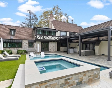 2445 Vista Laguna - Photo Thumbnail 16