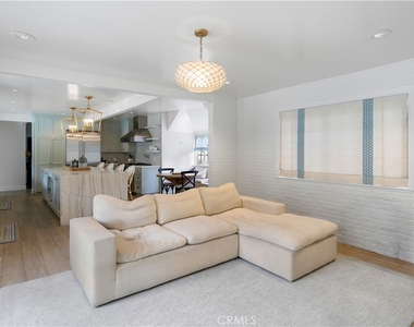 2445 Vista Laguna - Photo Thumbnail 3