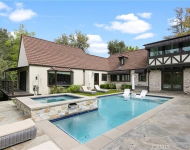 2445 Vista Laguna - Photo Thumbnail 15