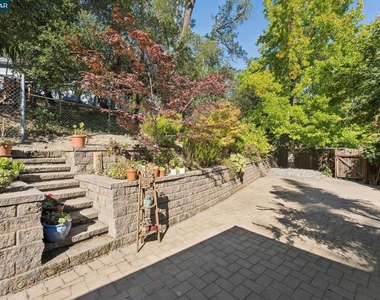 11 Altamount - Photo Thumbnail 5