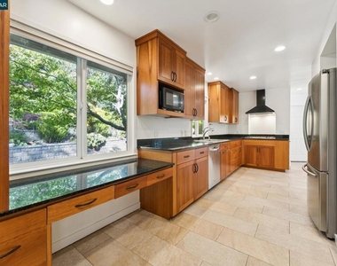 11 Altamount - Photo Thumbnail 11