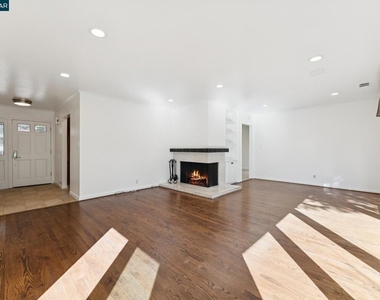 11 Altamount - Photo Thumbnail 8