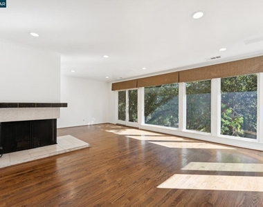11 Altamount - Photo Thumbnail 7