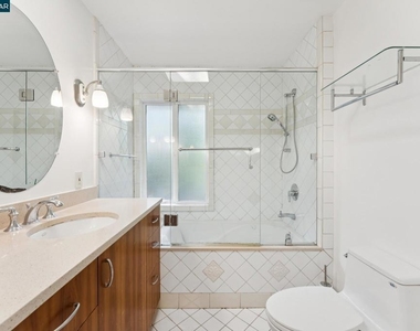 11 Altamount - Photo Thumbnail 18