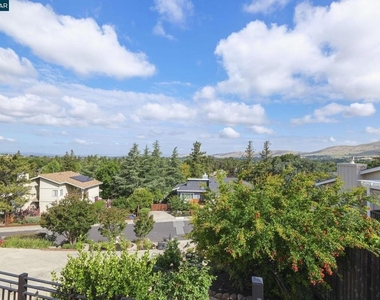 5530 Merritt Dr - Photo Thumbnail 17