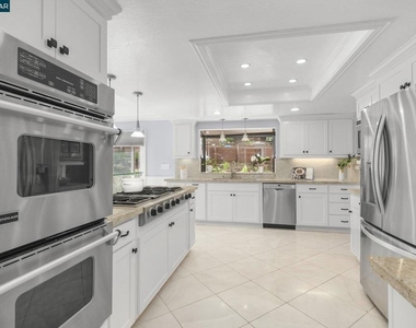 5530 Merritt Dr - Photo Thumbnail 10