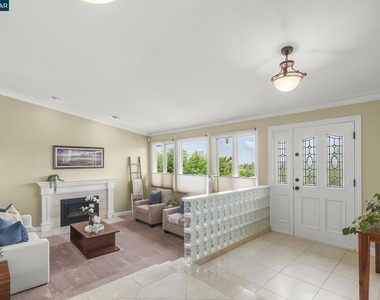 5530 Merritt Dr - Photo Thumbnail 2