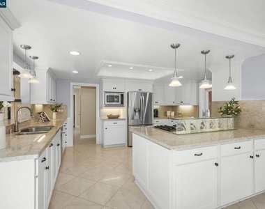 5530 Merritt Dr - Photo Thumbnail 11