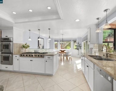 5530 Merritt Dr - Photo Thumbnail 8