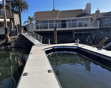 5593 Drakes Dr - Photo Thumbnail 20