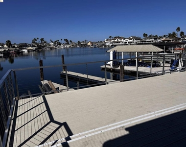 5593 Drakes Dr - Photo Thumbnail 18