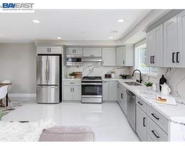 2060 Miramonte Ave - Photo Thumbnail 4