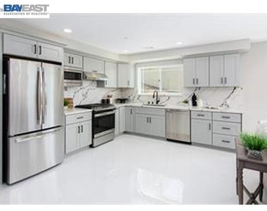 2060 Miramonte Ave - Photo Thumbnail 3