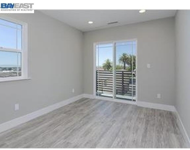 2060 Miramonte Ave - Photo Thumbnail 9