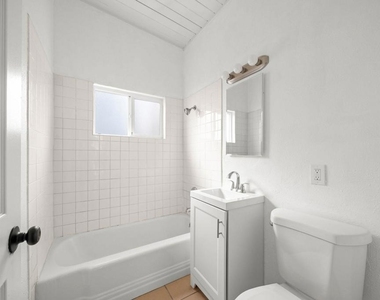 4501 Taft Ave - Photo Thumbnail 18