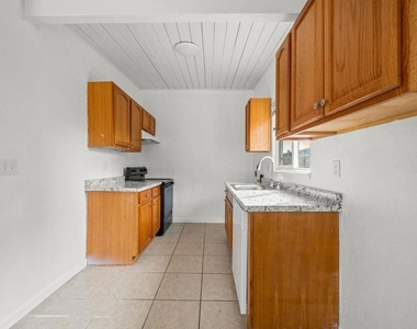 4501 Taft Ave - Photo Thumbnail 10