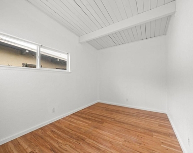 4501 Taft Ave - Photo Thumbnail 20