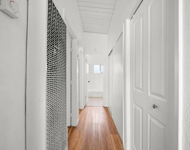 4501 Taft Ave - Photo Thumbnail 5