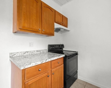 4501 Taft Ave - Photo Thumbnail 12