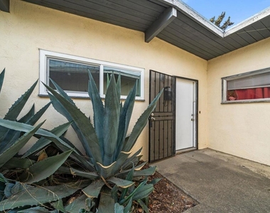 4501 Taft Ave - Photo Thumbnail 1