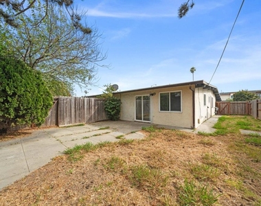 4501 Taft Ave - Photo Thumbnail 24