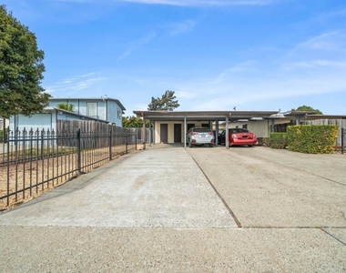 4501 Taft Ave - Photo Thumbnail 4