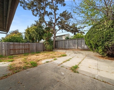 4501 Taft Ave - Photo Thumbnail 23