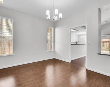 9438 Tuscany Circle - Photo Thumbnail 7