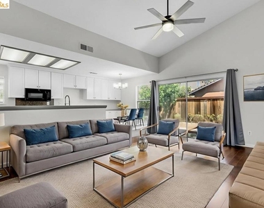 9438 Tuscany Circle - Photo Thumbnail 15