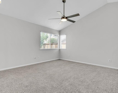 9438 Tuscany Circle - Photo Thumbnail 19
