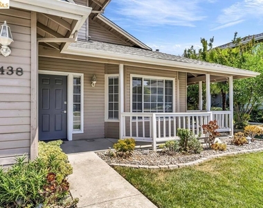 9438 Tuscany Circle - Photo Thumbnail 2