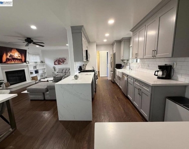 1338 Thais Ln - Photo Thumbnail 4