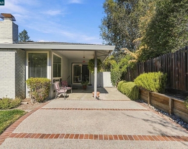 304 Gil Blas Rd - Photo Thumbnail 24