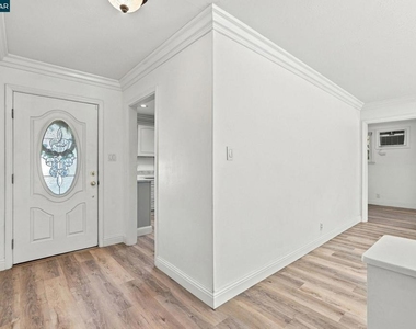 304 Gil Blas Rd - Photo Thumbnail 5