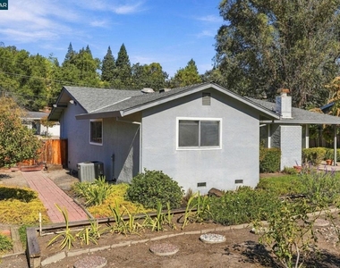 304 Gil Blas Rd - Photo Thumbnail 28