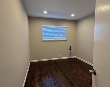 2319 Maricopa Ave - Photo Thumbnail 8