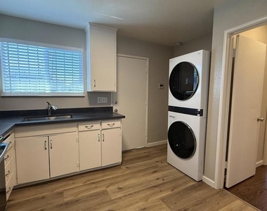2319 Maricopa Ave - Photo Thumbnail 4