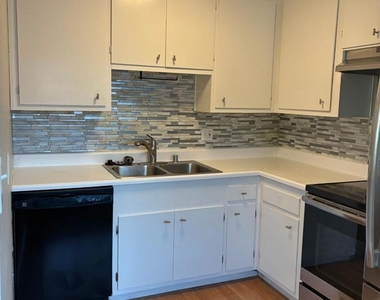 2171 Peach St - Photo Thumbnail 5