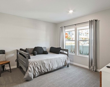 716 Sienna Way - Photo Thumbnail 2
