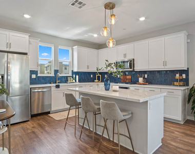 716 Sienna Way - Photo Thumbnail 9