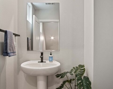716 Sienna Way - Photo Thumbnail 8