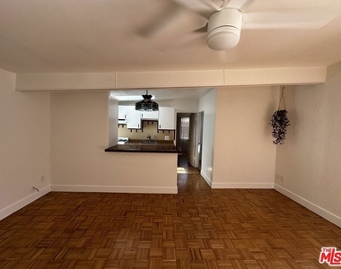 859 1/2 Commonwealth Avenue - Photo Thumbnail 4