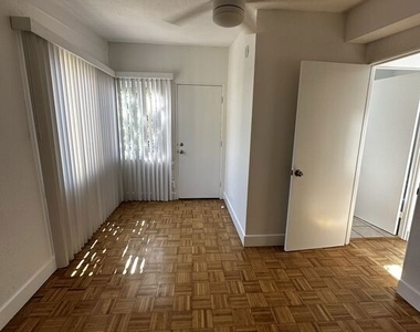 859 1/2 Commonwealth Avenue - Photo Thumbnail 8