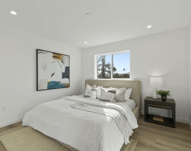 10918 Camarillo Street - Photo Thumbnail 8