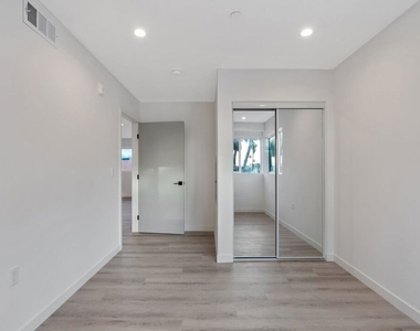 10918 Camarillo Street - Photo Thumbnail 11