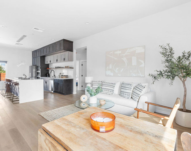 4523 Alumni Avenue - Photo Thumbnail 2