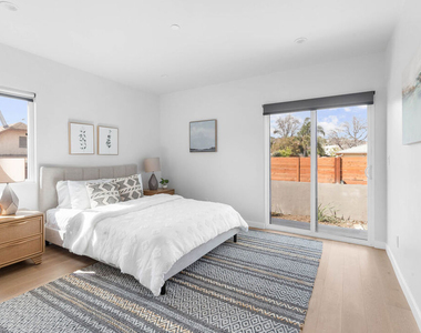 4523 Alumni Avenue - Photo Thumbnail 15