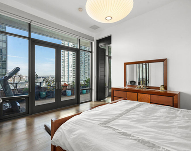 1111 S Grand Avenue - Photo Thumbnail 13