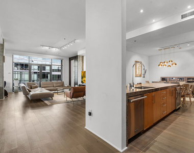 1111 S Grand Avenue - Photo Thumbnail 2