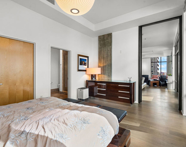 1111 S Grand Avenue - Photo Thumbnail 10